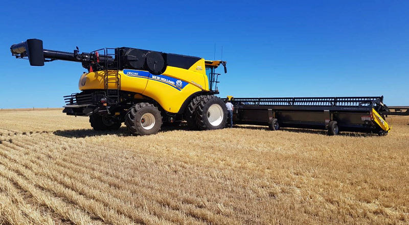 комбайн New Holland CR